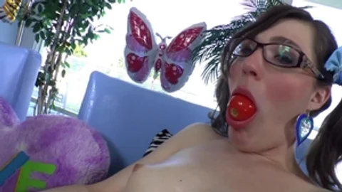 Transsexualangel.com: Stefani Special in fishnets toys action