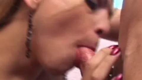 this babemale Juliana Araujo